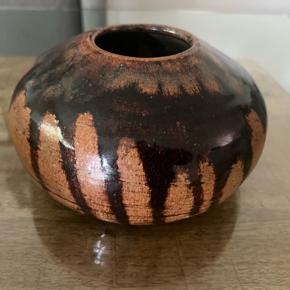 Stoneware pottery vase
